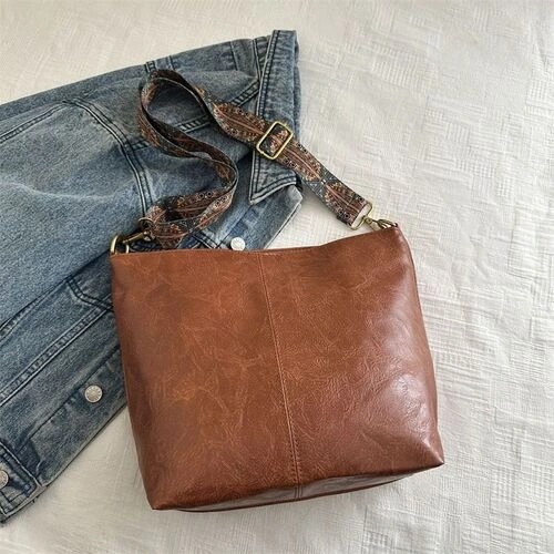 Retro Wide Strap Crossbody Bag - Image 4
