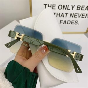 𝐒𝐮𝐧𝐠𝐥𝐚𝐬𝐬 . . .