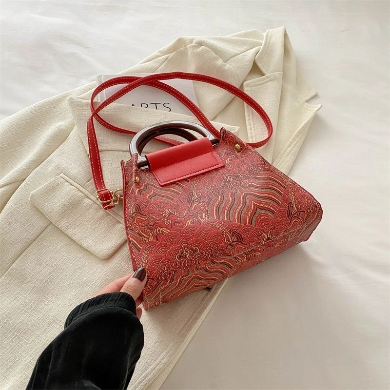 2-in-1 Crossbody Shoulder Bag - Image 4