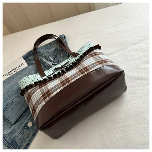 Bow Accent Block Tote Bag - Image 11
