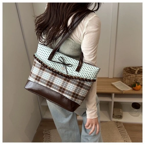 Bow Accent Block Tote Bag - Image 4